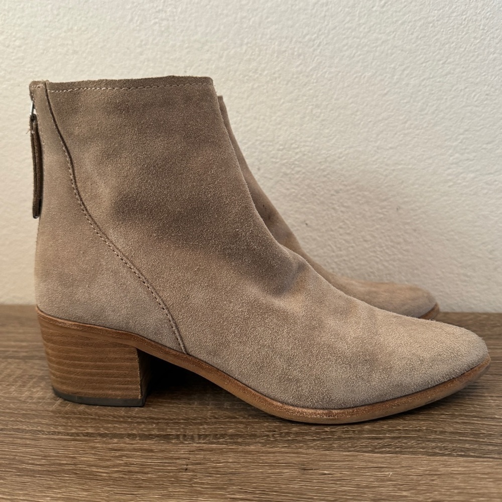 Dolce Vita Cassius Suede Booties, Size 8.5
